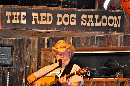 Zondag 7 augustus 2011 - Onze dag in Juneau sluiten we af in The Red Dog Saloon