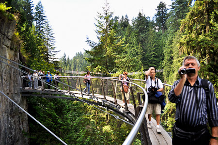 Vrijdag 12 augustus 2011 -  Vancouver, British Columbia...Capilano Park waar we over de Capilano Suspension Bridge hoog in de bomen wandelen