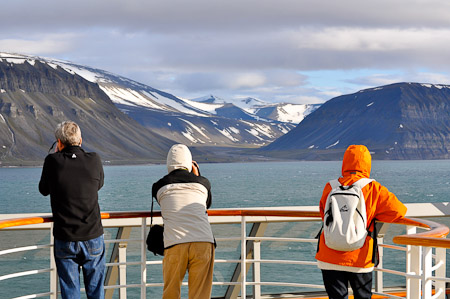 Vrijdag 15 juli 2011 - geweldig mooie  afvaart vanuit Longyearbyen - Spitsbergen...