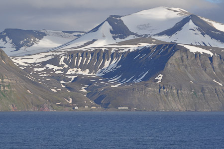 Vrijdag 15 juli 2011 - geweldig mooie  afvaart vanuit Longyearbyen - Spitsbergen...