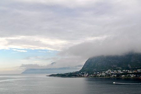 Dinsdag 19 juli 2011 - afvaart vanuit Alesund